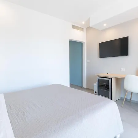 Гостьовий будинок Antares And 4*