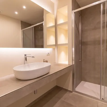 Antares And 4* אולביה