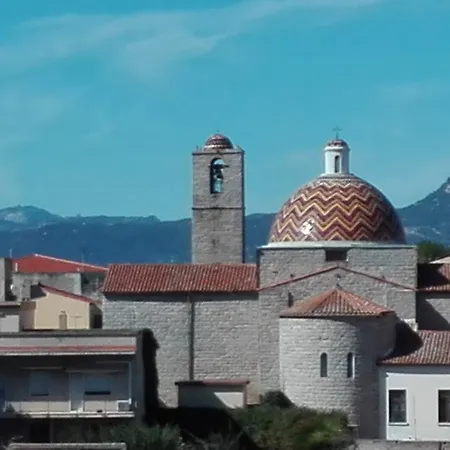 Гостьовий будинок Antares And Ольбія