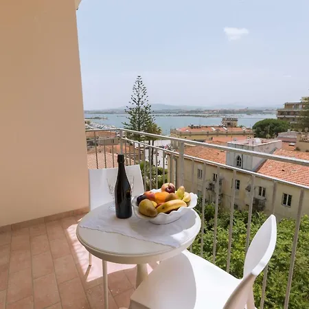 Antares And בית הארחה