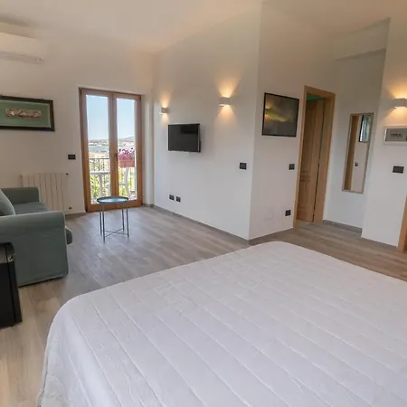 Guest house Antares And 4*