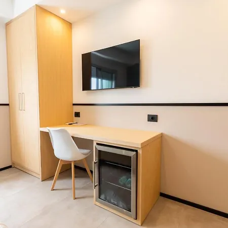 Antares And 招待所