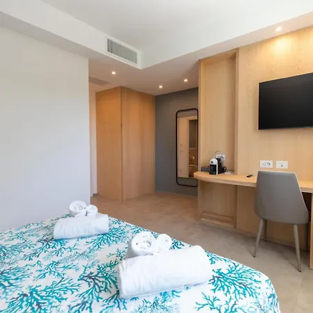 Antares And 招待所 4*