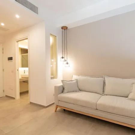 Antares And 招待所 4*