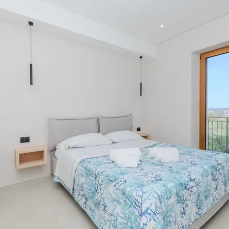 招待所 Antares And 奧爾比亞