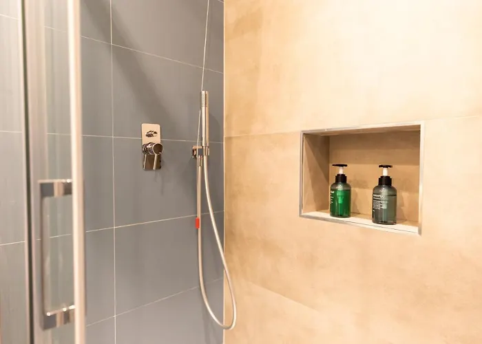 Antares And Affittacamere