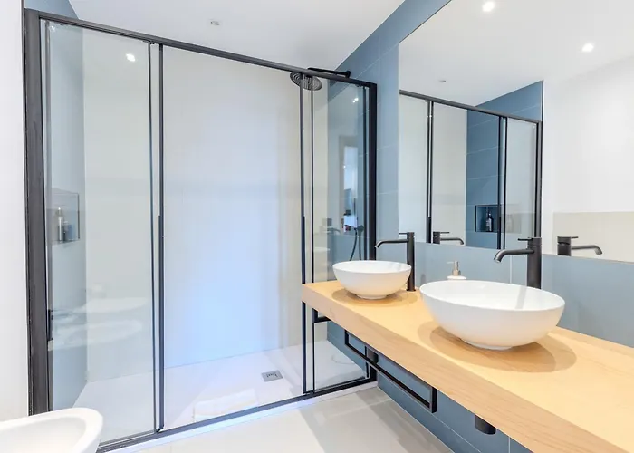 Antares And أولبيا